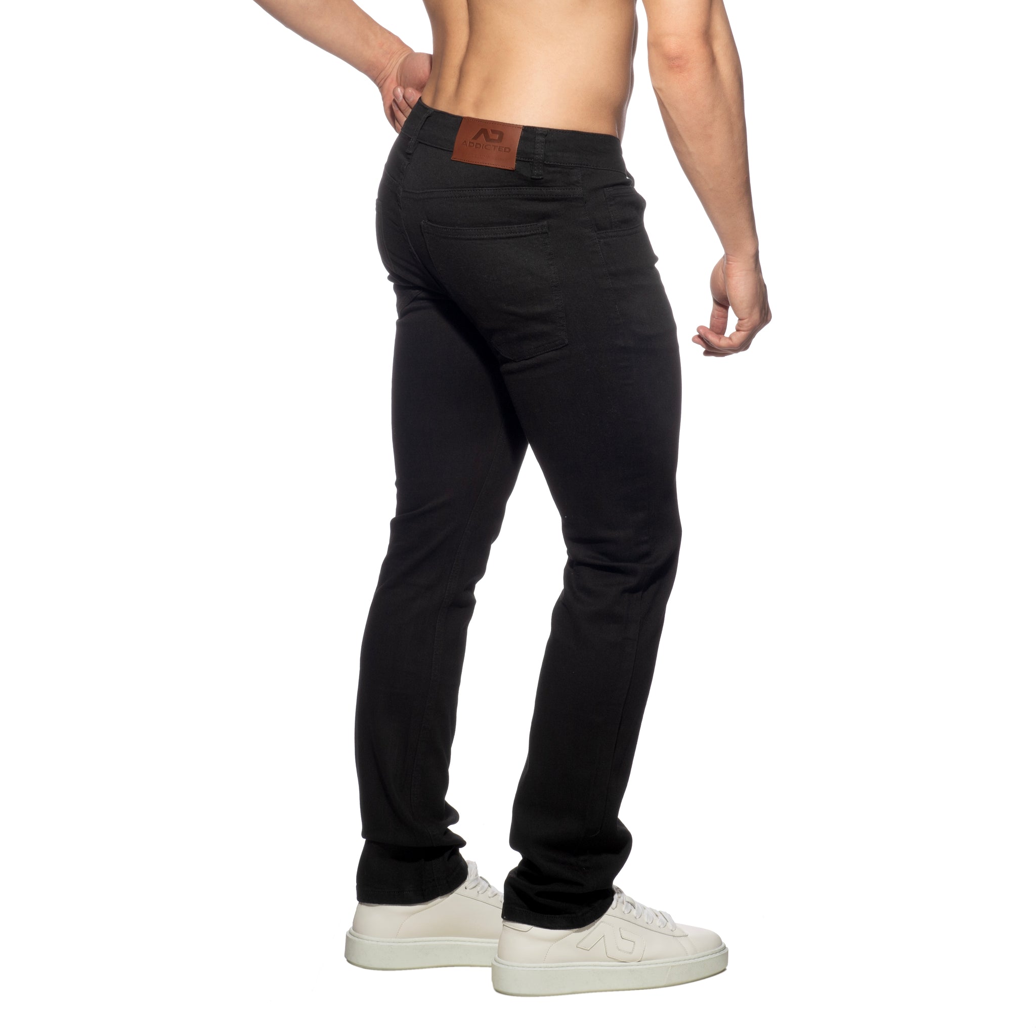 Addicted Straight-Leg Jeans Black AD1405