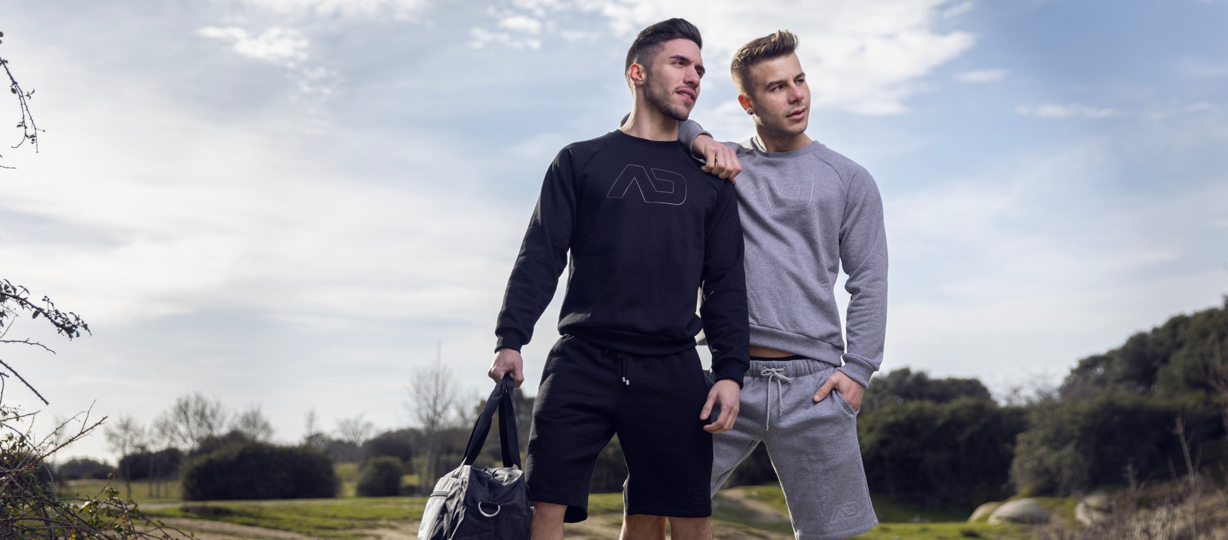 Hoodies & Sweatshirts