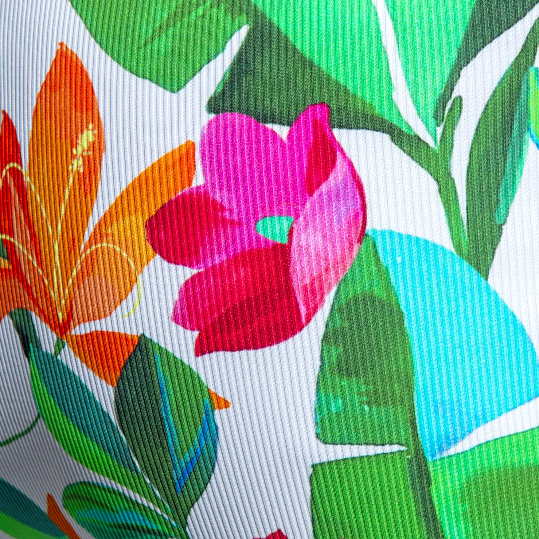 ES Collection Bold Flowers Thong White UN664